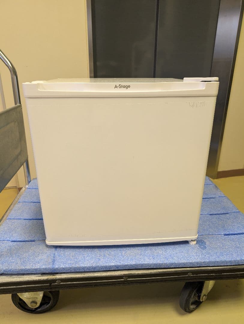 中古美品24年製冷凍庫FZ03A-31WT※一部地域配送設置無料《中段棚無し》