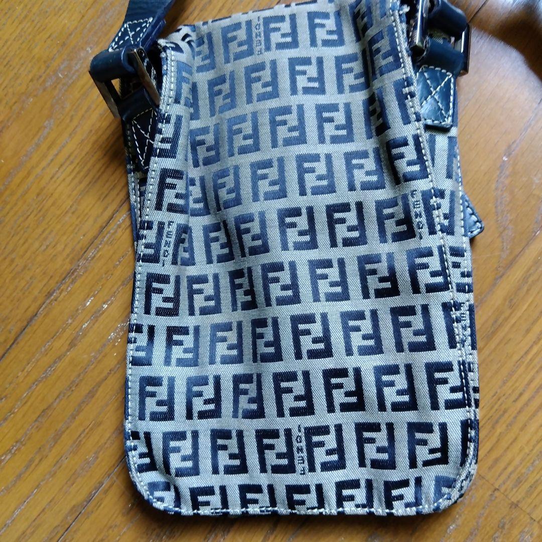 FENDI ショルダーバッグ ミニ 斜め掛け ズッカ柄 レザー 紺色
