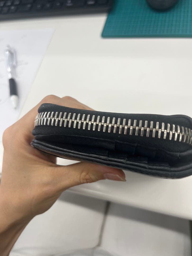 BALENCIAGA ブラックレザー 二つ折り財布