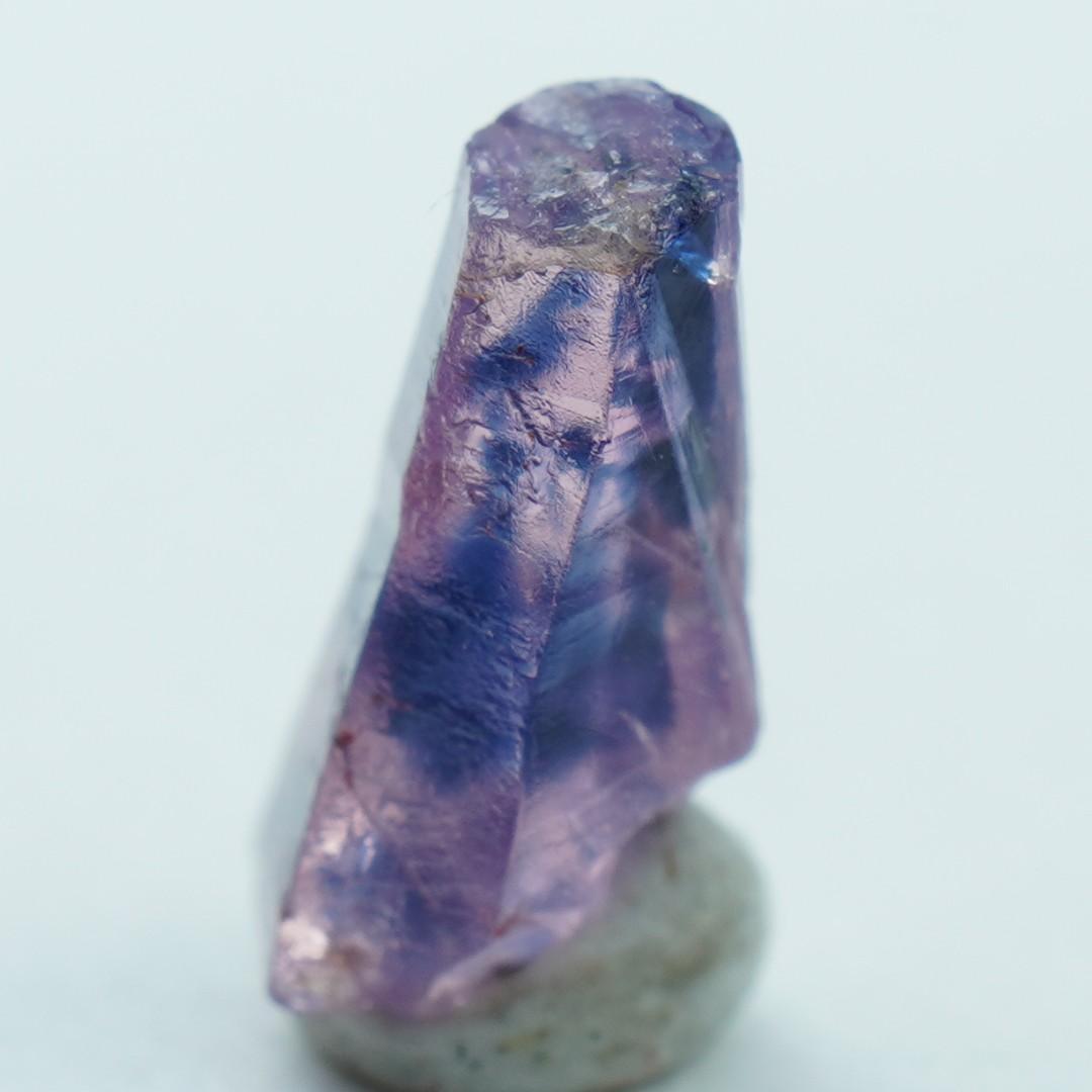 ウインザサファイア　結晶　タンザニア産