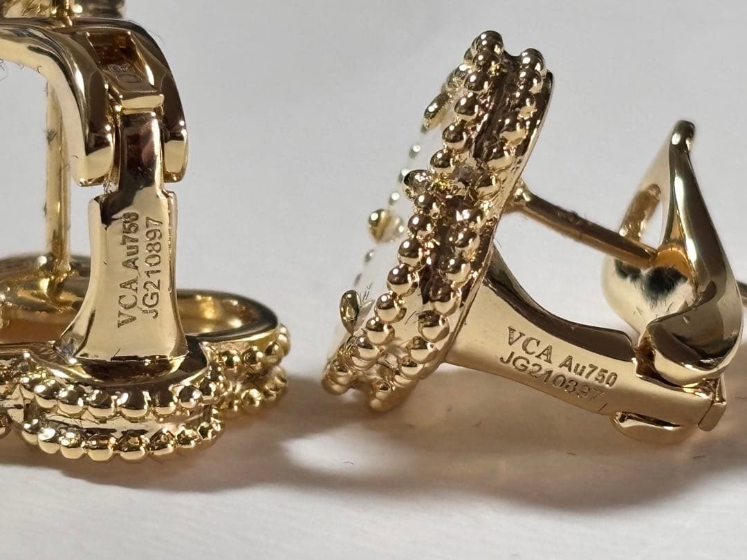 ゴールドトーン 四つ葉のクローバー ピアス