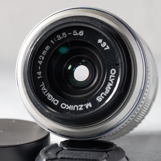 OLYMPUS M.ZUIKO DIGITAL 14-42mm Ⅱ シルバー