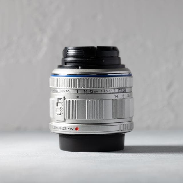 OLYMPUS M.ZUIKO DIGITAL 14-42mm Ⅱ シルバー