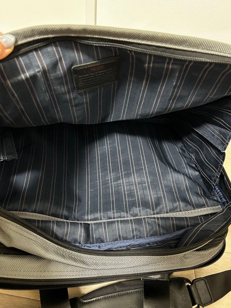 【セール❣️】トゥミ　TUMI　ビジネスバッグ　2way　限定色グレー 2層式