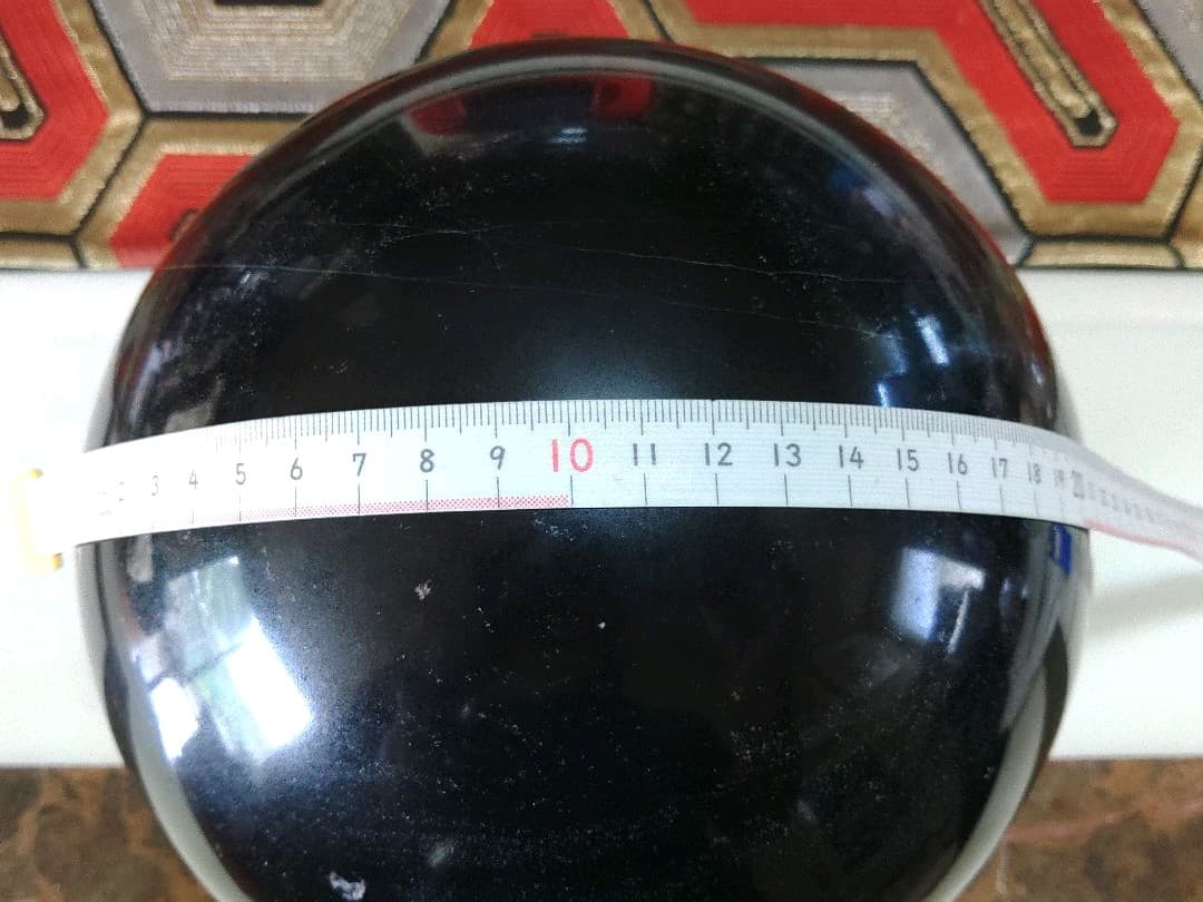 ブラックストーン　自然石　まん丸石　かわいい黒石　漆黒の岩石　ピカピカ黒丸石