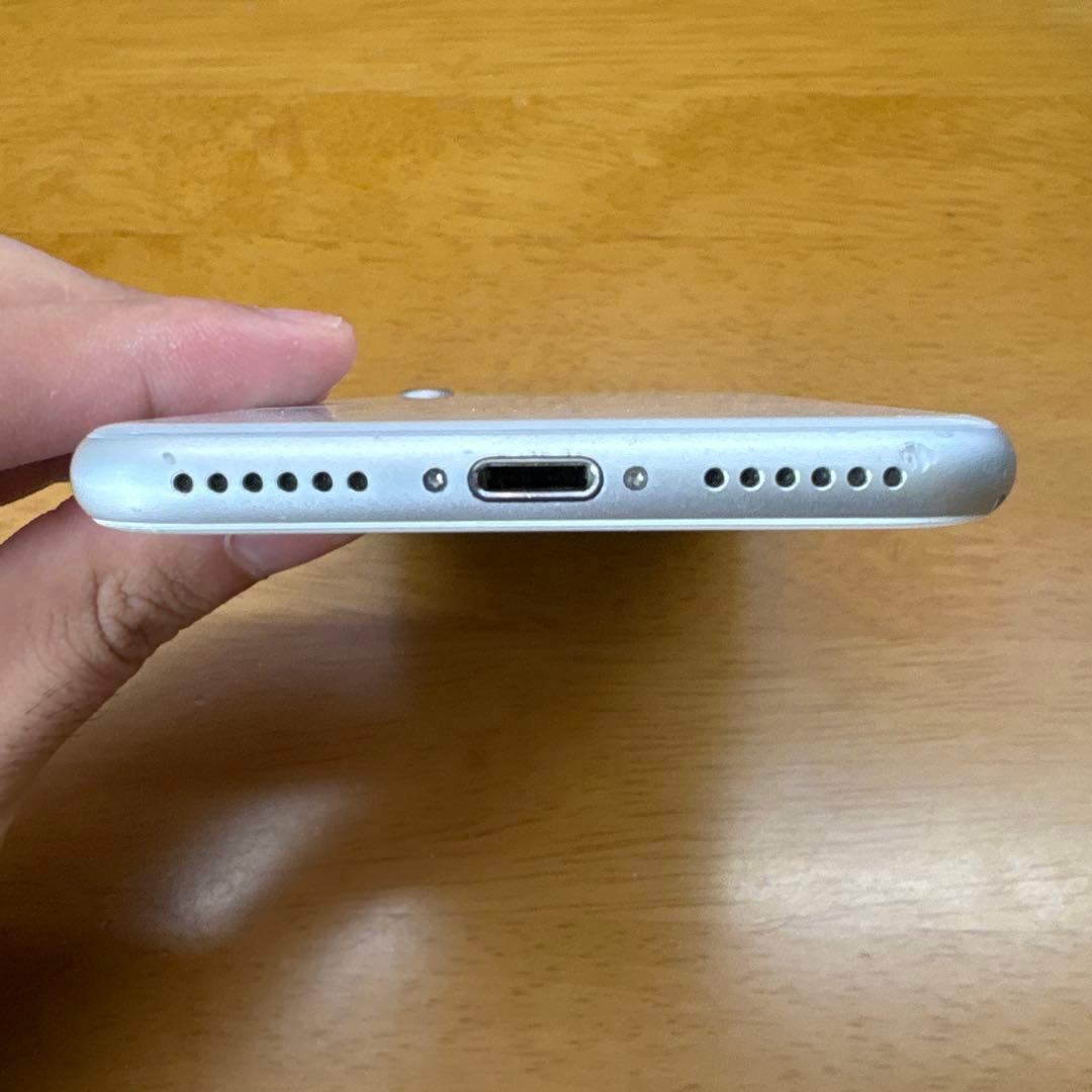 Apple iPhone8 シルバー 本体