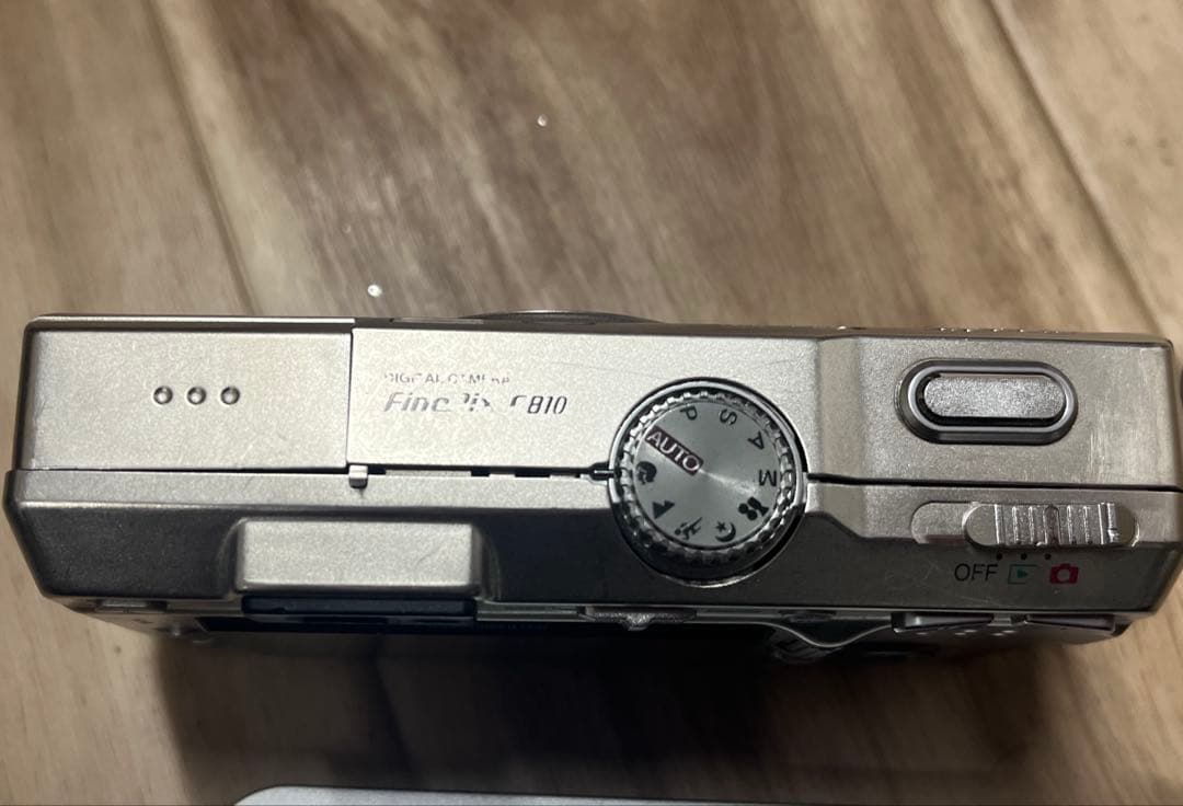 ジャンク品　FUJIFILM デジタルカメラ　F810 FinePIx
