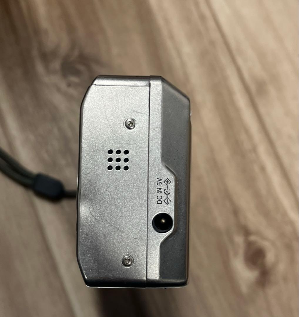 ジャンク品　FUJIFILM デジタルカメラ　F810 FinePIx