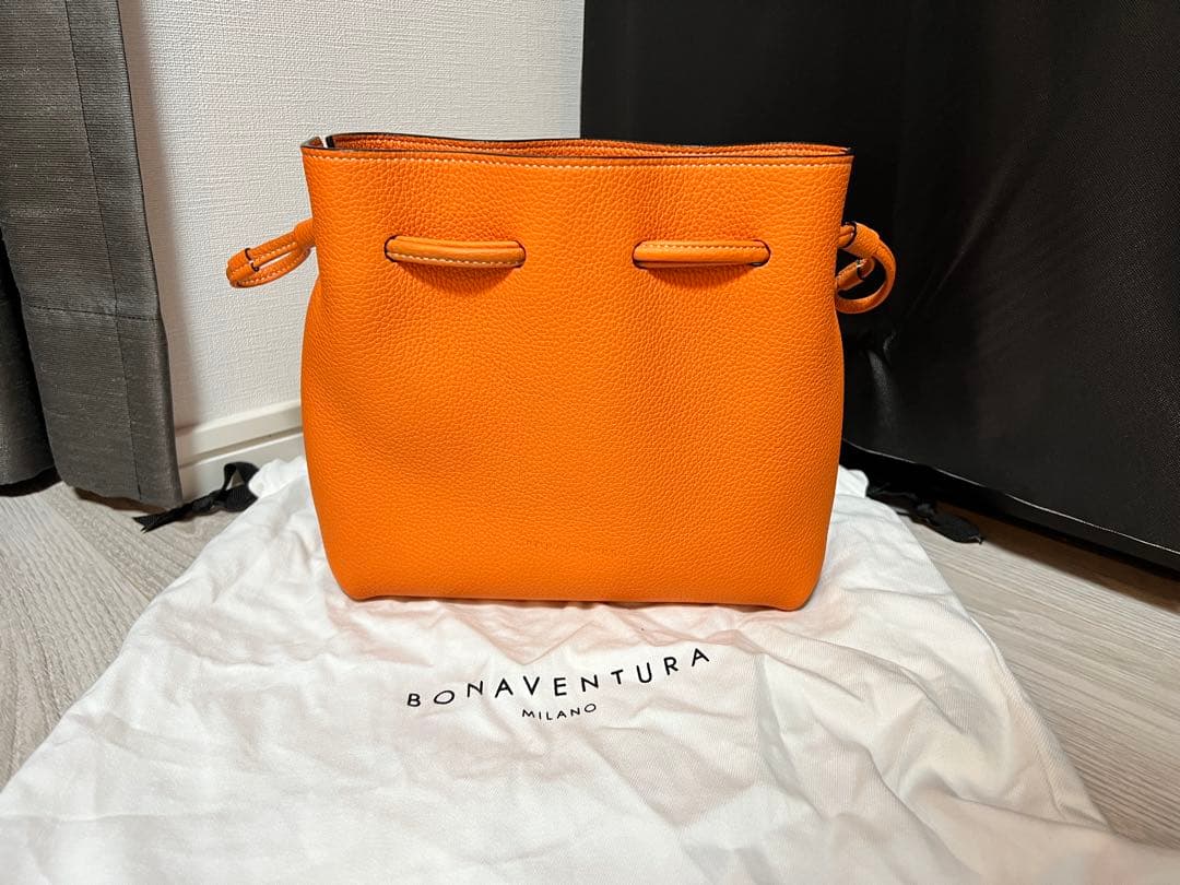 ボナベンチュラ　エマバッグ　オレンジ　ショルダー　クロスボディ