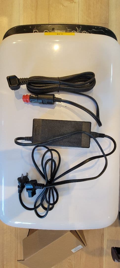 シガー電源付き！ポータブル冷蔵庫　YINO life