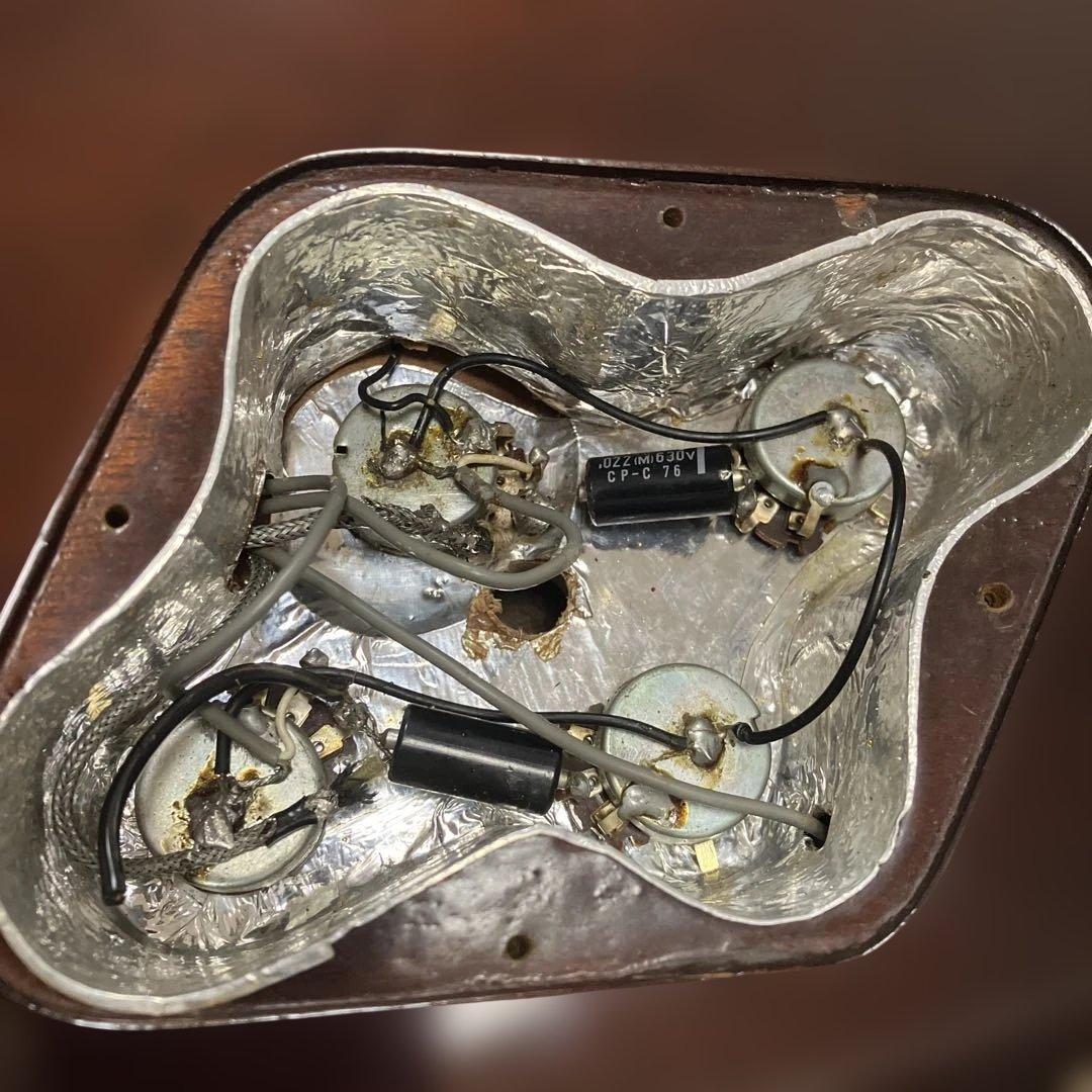 【直接引き取り限定】HEERBY？　レスポール タイプ　上位機種？