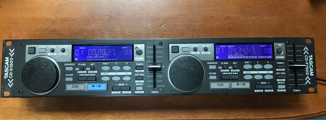 TASCAM CD-X1500デュアルCDプレーヤー