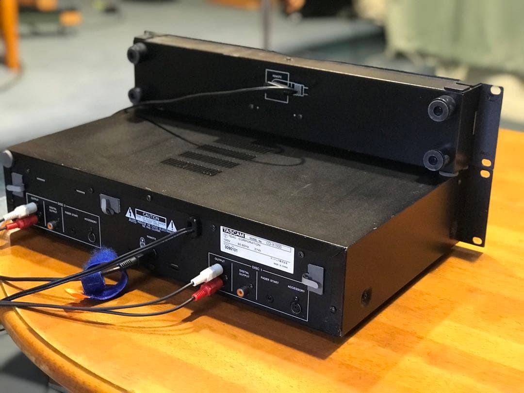 TASCAM CD-X1500デュアルCDプレーヤー