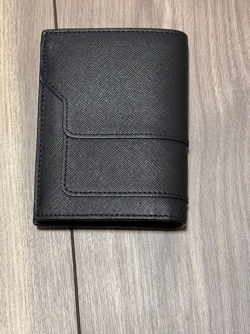 MARNI 2つ折り財布