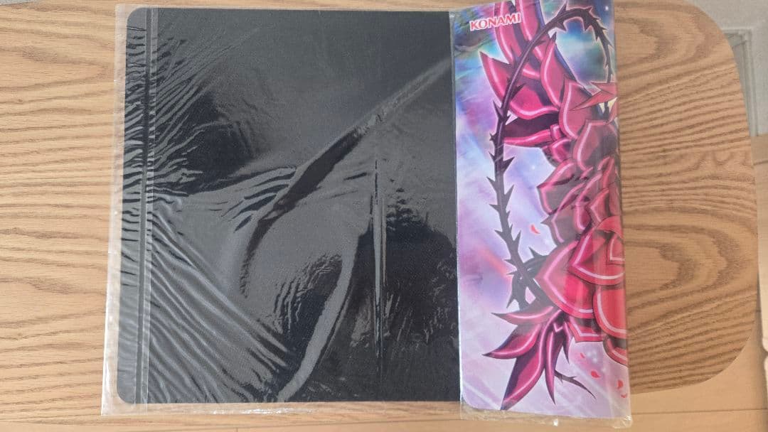 遊戯王公式プレイマット ブラッドローズ・ドラゴン