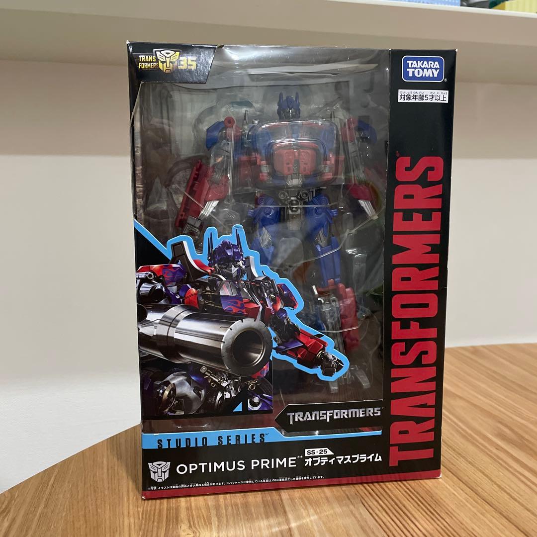 新品 SS-25 オプティマスプライム　トランスフォーマー　スタジオシリーズ