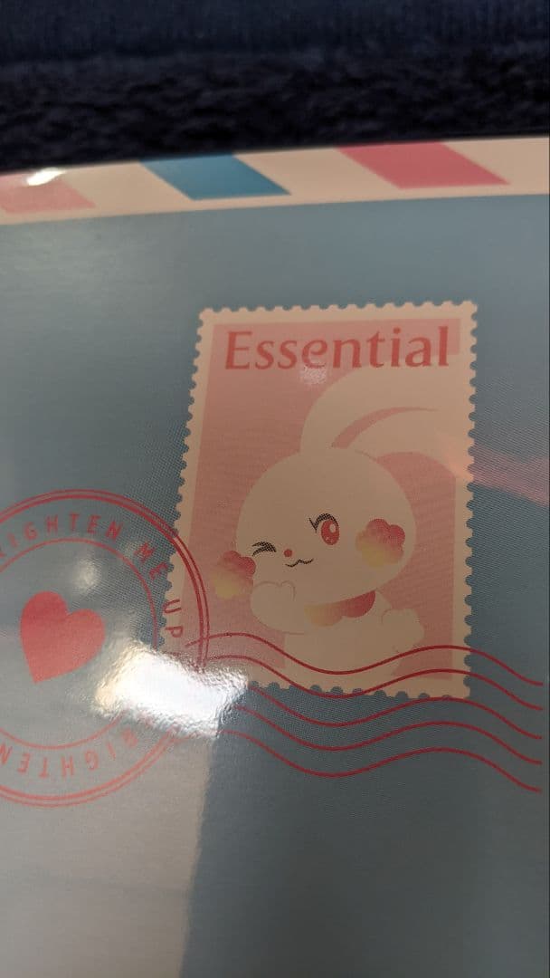 新品　花王 Essential with NewJeans ミニポスターセット