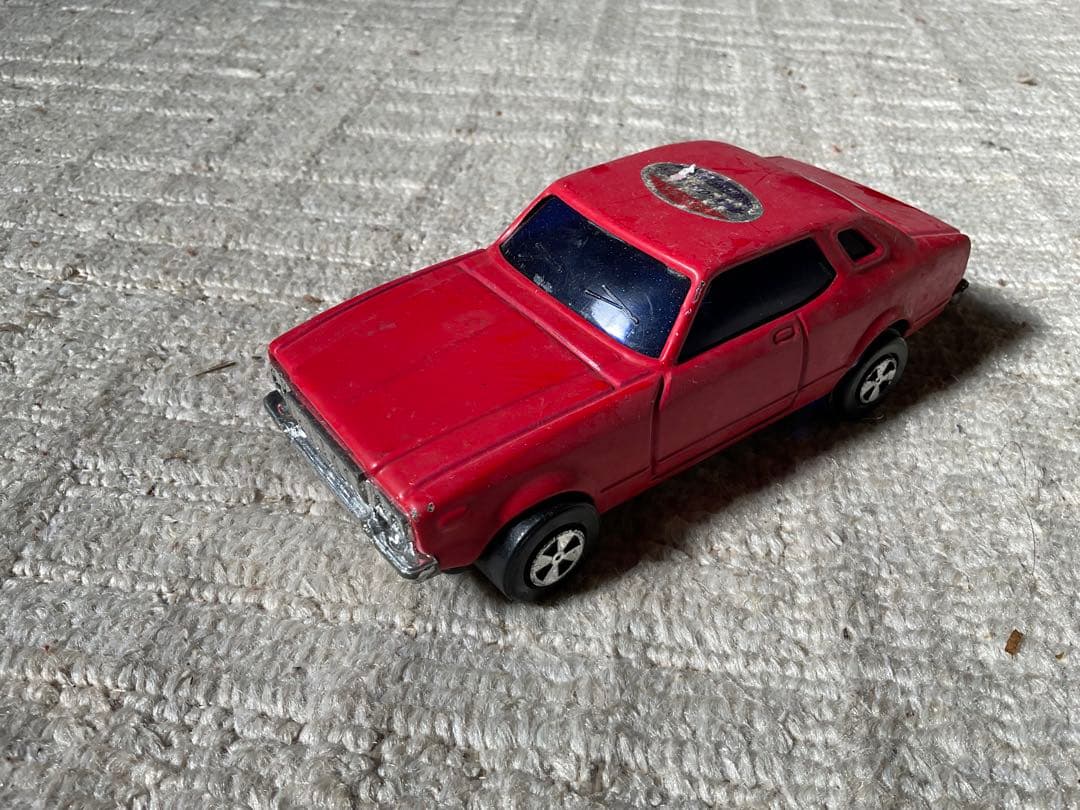 日産ブルーバードのブリキカー／丈夫で安全　イチコーのおもちゃ。【美品　箱無し】。