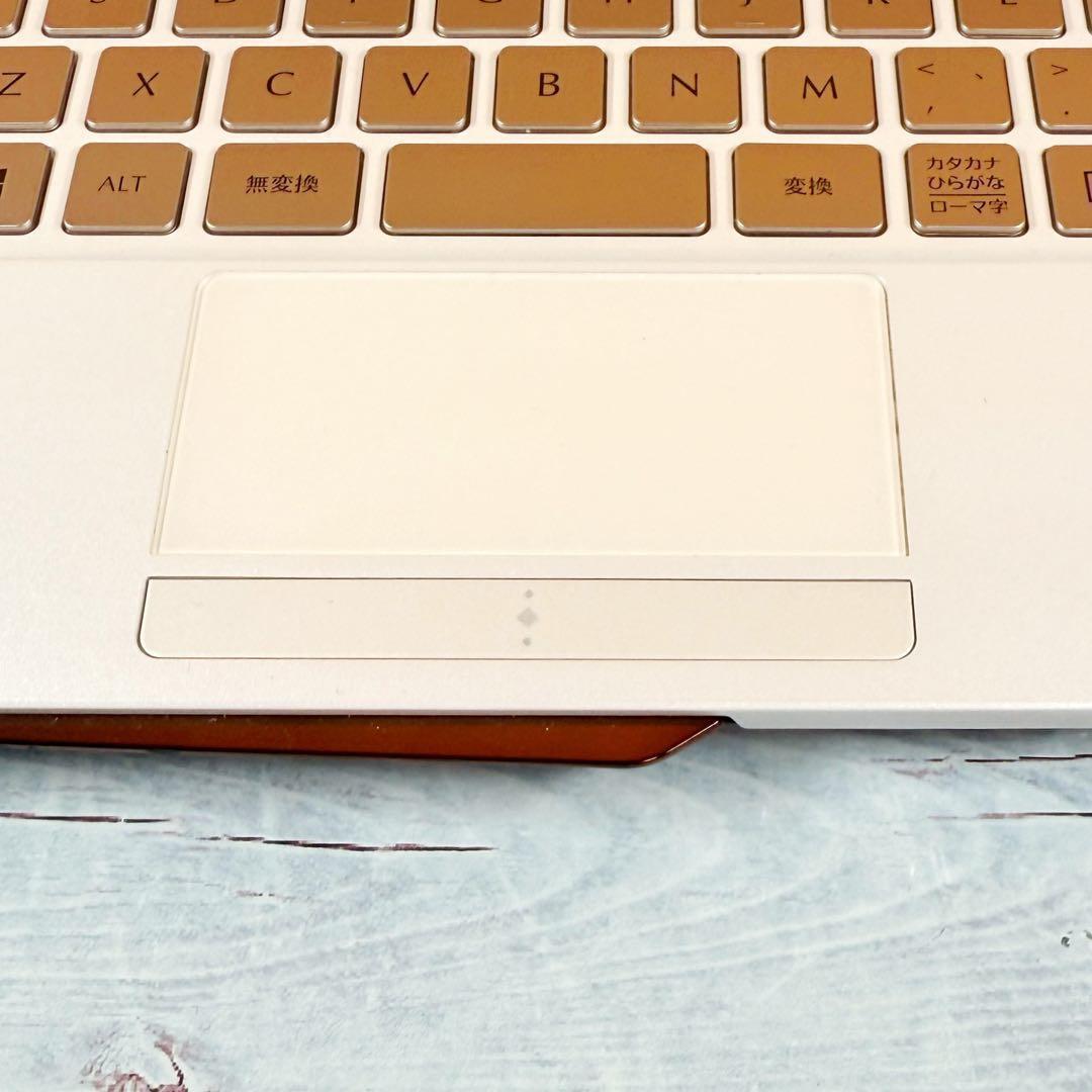 Floral Kiss❤️薄型コンパクトノートPC❤️Corei5❤️メモリ8GB