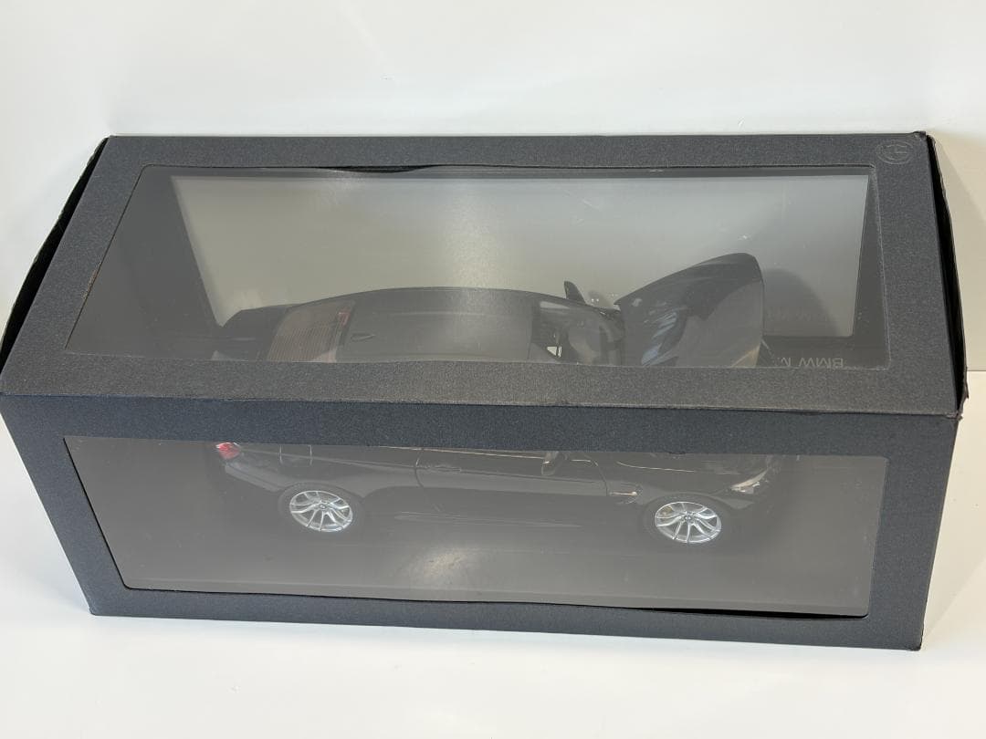 【希少美品】BMW M4 クーペ F82 1/18 特注モデル 黒 ブラック