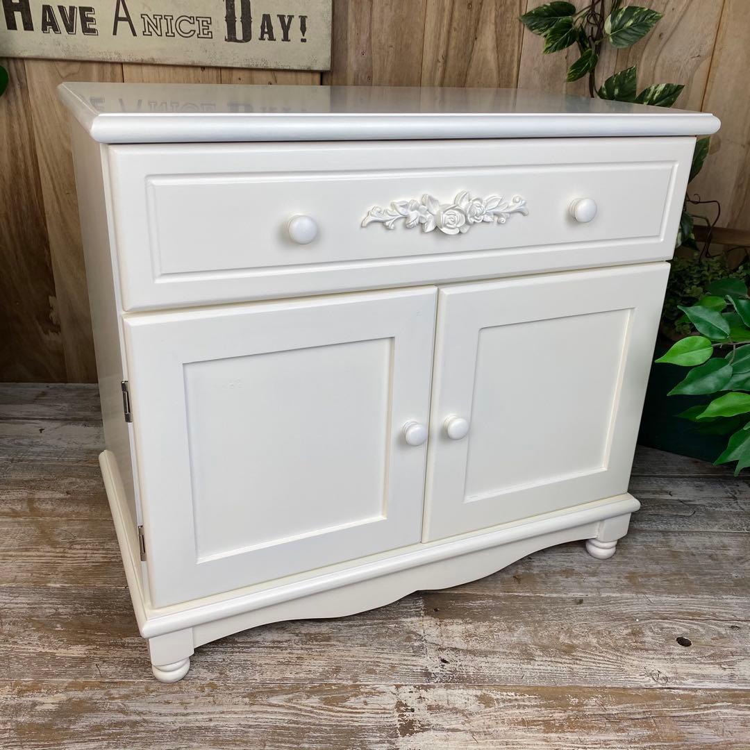 フレンチカントリー北欧調ホワイト扉キャビネット木製飾り棚収納家具チェスト姫系