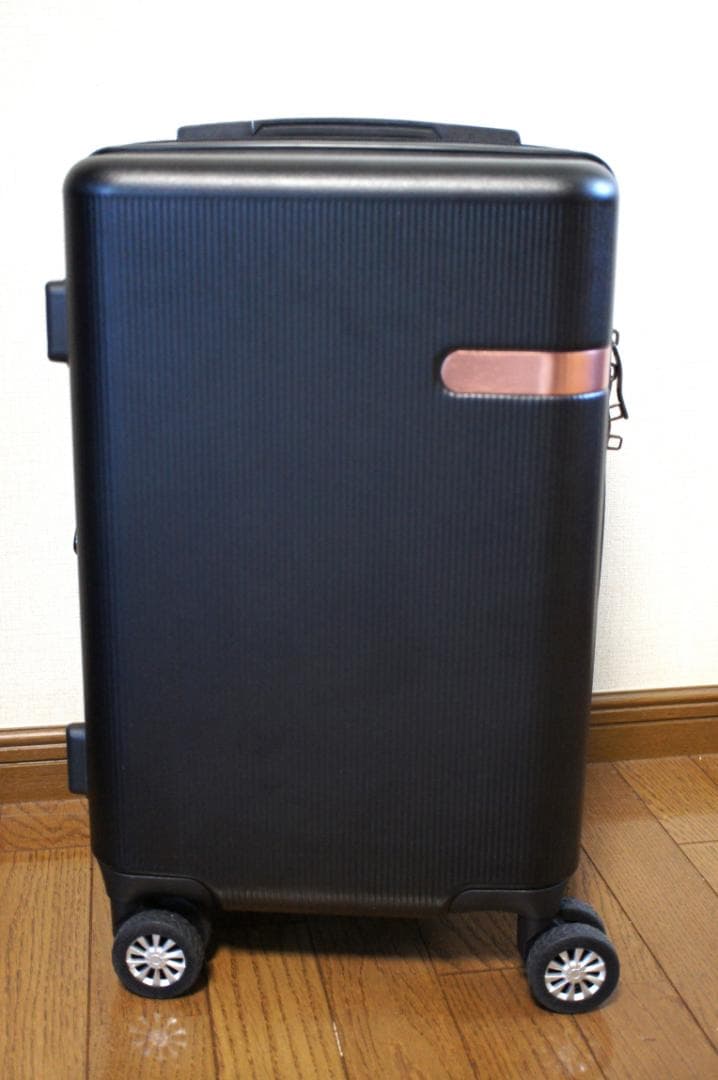 新品　JAL キャリー　ブラック　37Ｌ　機内持込 　日本航空 拡張 おまけ付