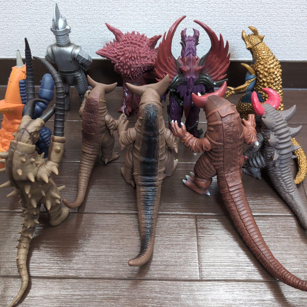 【フィギュア大量】ウルトラマン24体 ウルトラ怪獣20体 ソフビまとめ売り