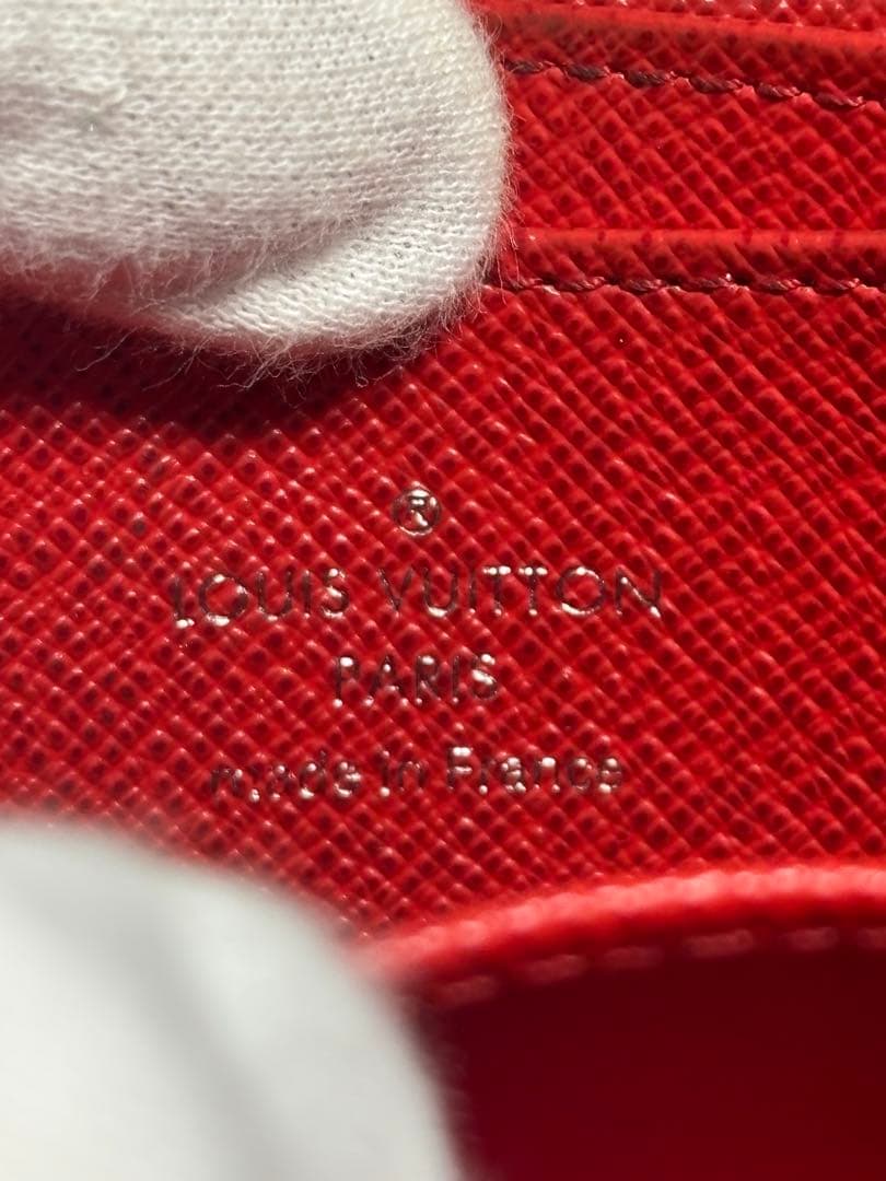LOUIS VUITTON ルイ・ヴィトン ジッピーパース　エピ　レッド