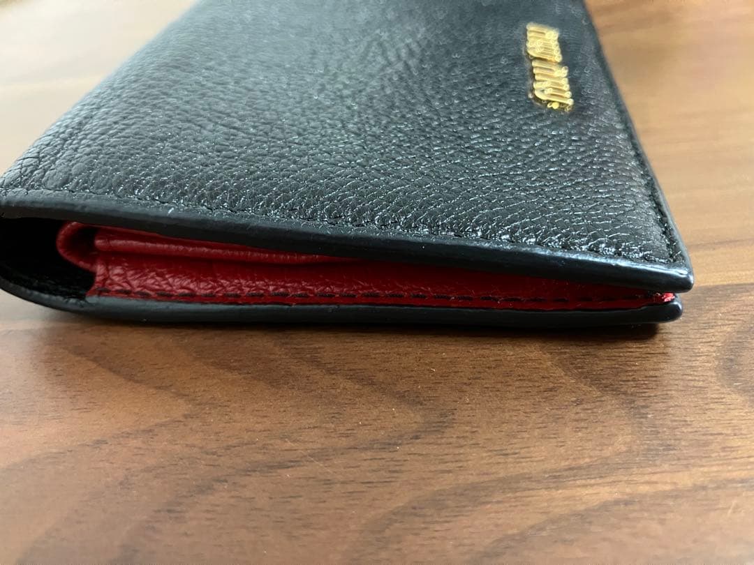 【美品】miu miu ☆二つ折り財布 黒