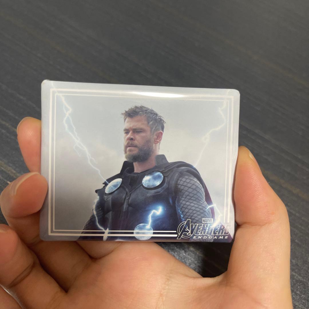 マーベル　アベンジャーズ　ソー　クリスヘムズワース　エンドゲーム　缶バッジ