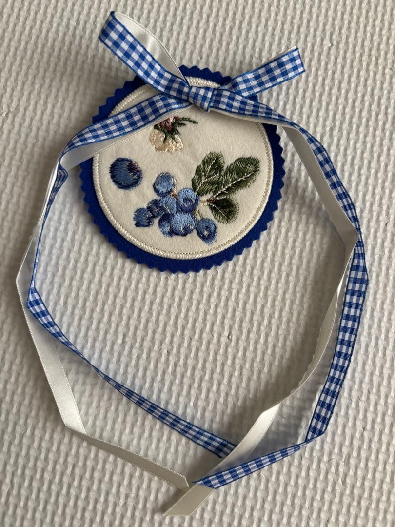 ピンクハウス　ブルーベリー刺繍ワッペンブローチ　新品