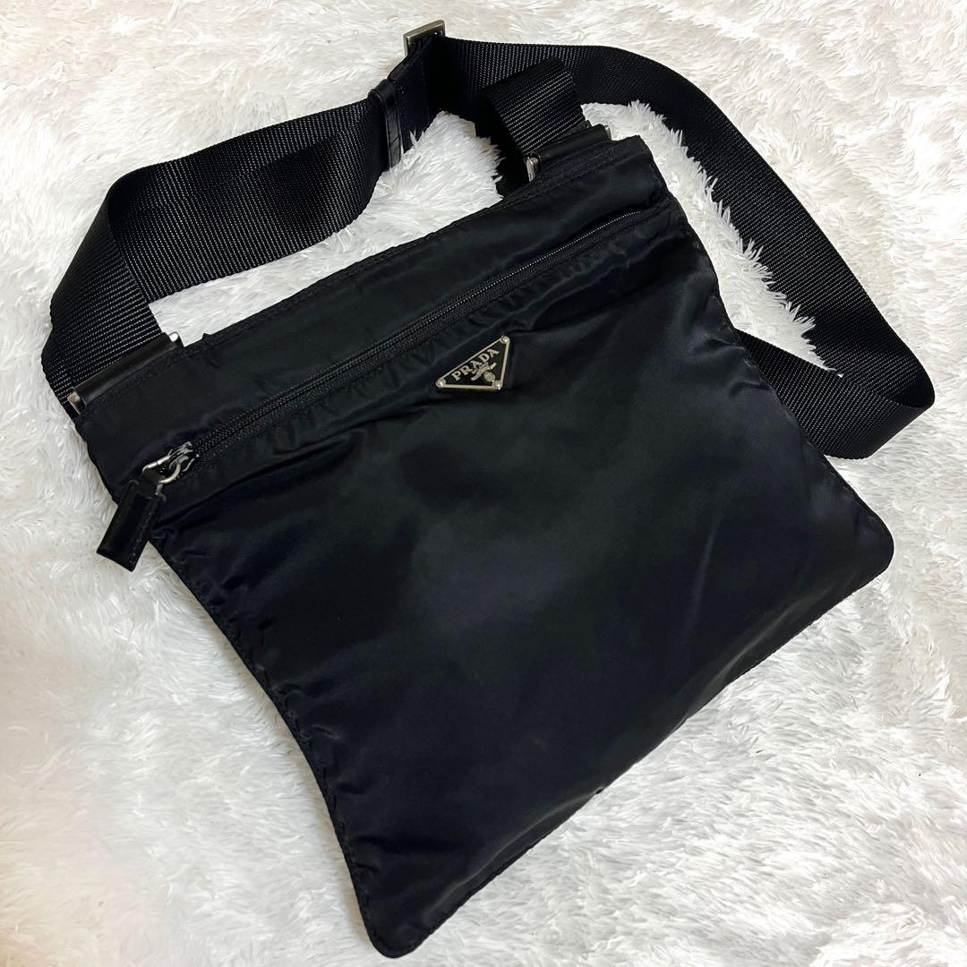美品　PRADA プラダ　ナイロン　ショルダーバッグ　三角プレート　ブラック　黒