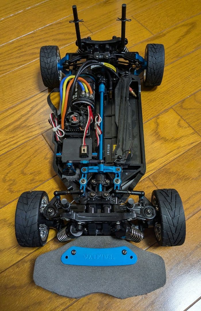 タミヤ　ポルシェボディ　TT-02　ホビーウイングESC ブラシレスモーター