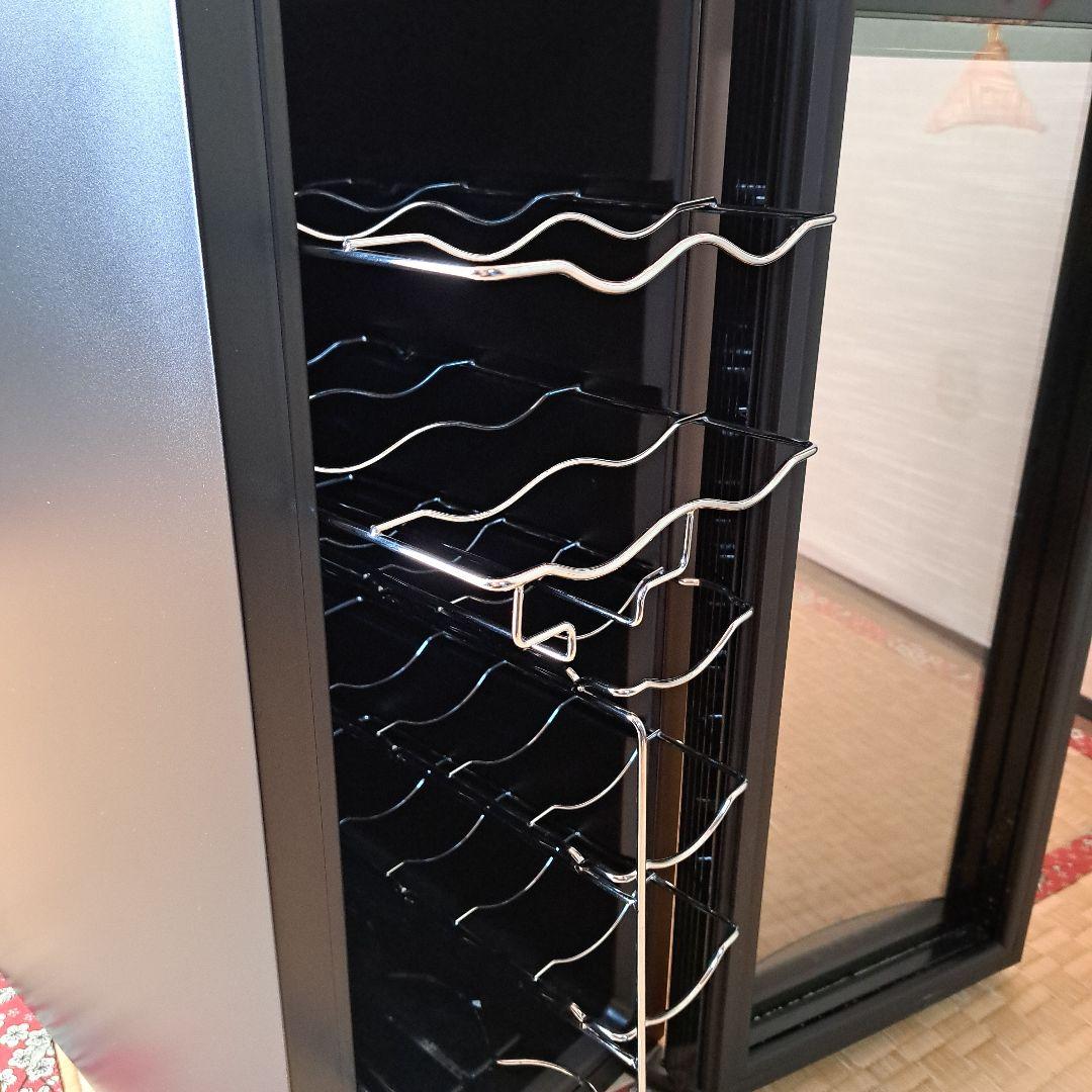 コーナー型ワインセラー 黒 ガラス扉 5棚