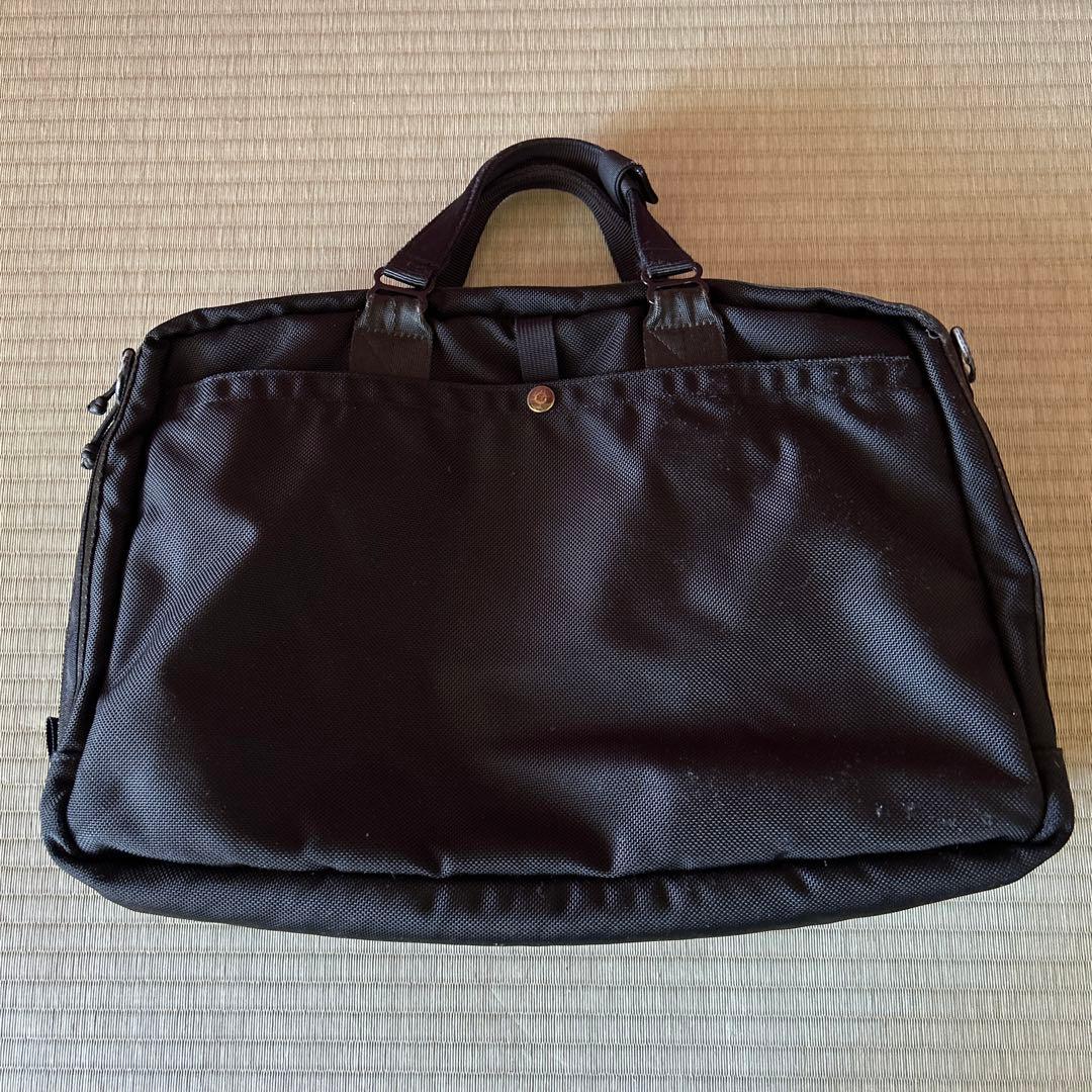 BRIEFING A4ライナー