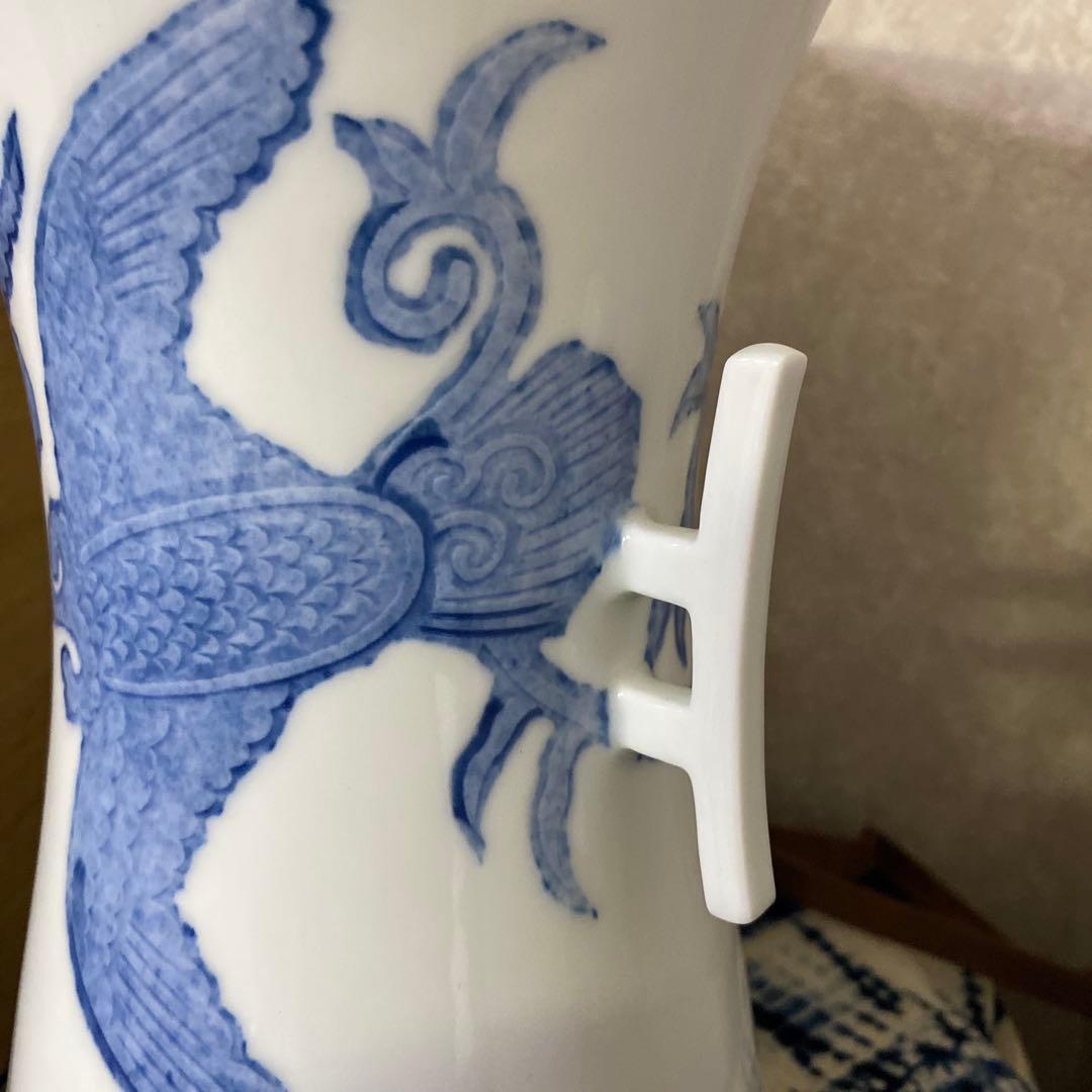 人間国宝　井上萬二　染付鳳凰彫文耳付花器