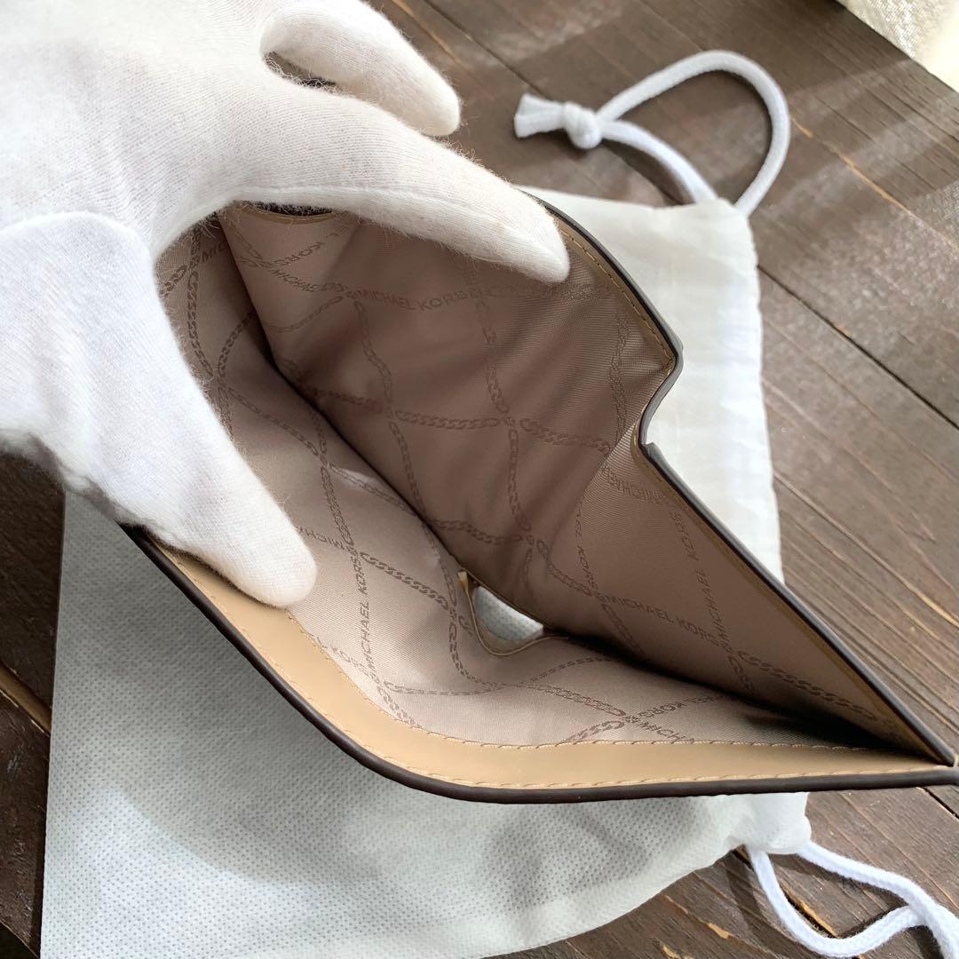 新品未使用 マイケルコース 三つ折り財布 シグネチャー ベージュ バニラコンボ