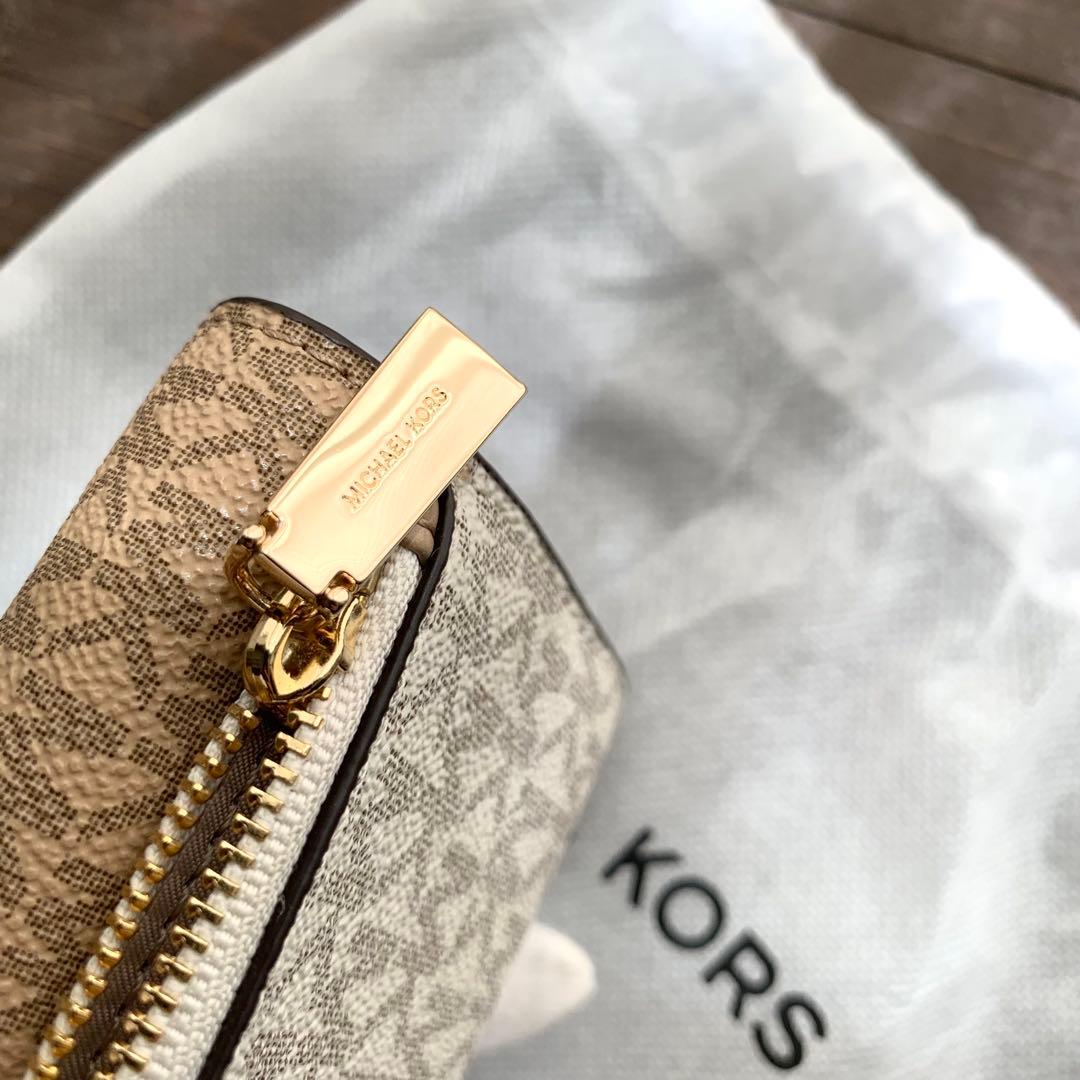 新品未使用 マイケルコース 三つ折り財布 シグネチャー ベージュ バニラコンボ