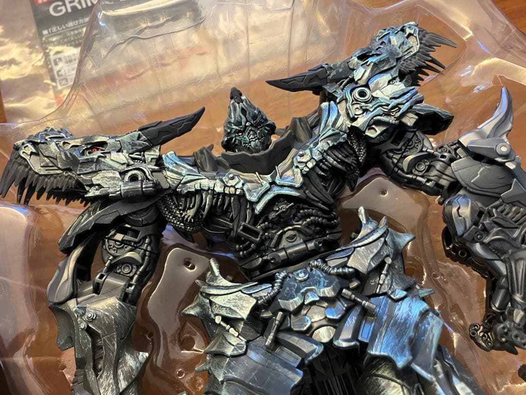 トランスフォーマー　スタジオシリーズ　グリムロック　SS-07