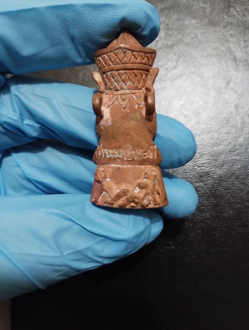 アチャン-Mムパラミ師　女性を魅了する　ンガン　プラクルアン　呪物　タイお守り