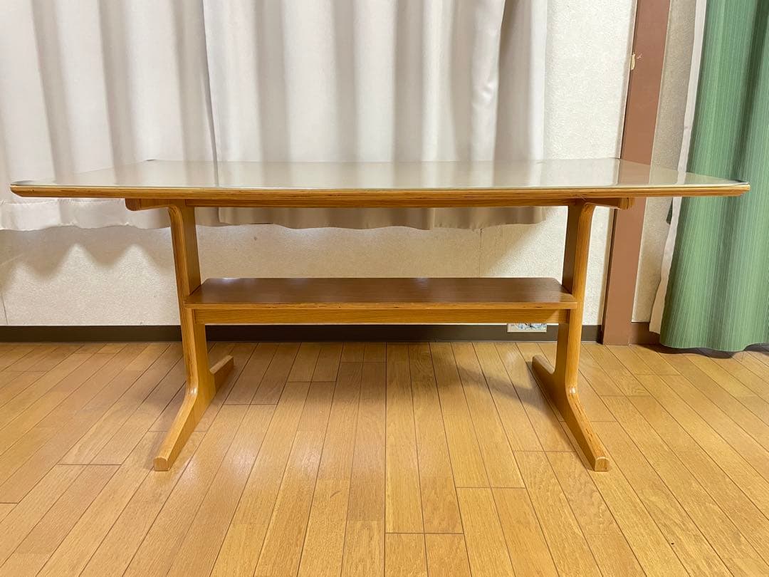 リビングでもダイニングでもつかえるテーブル・２・オーク材