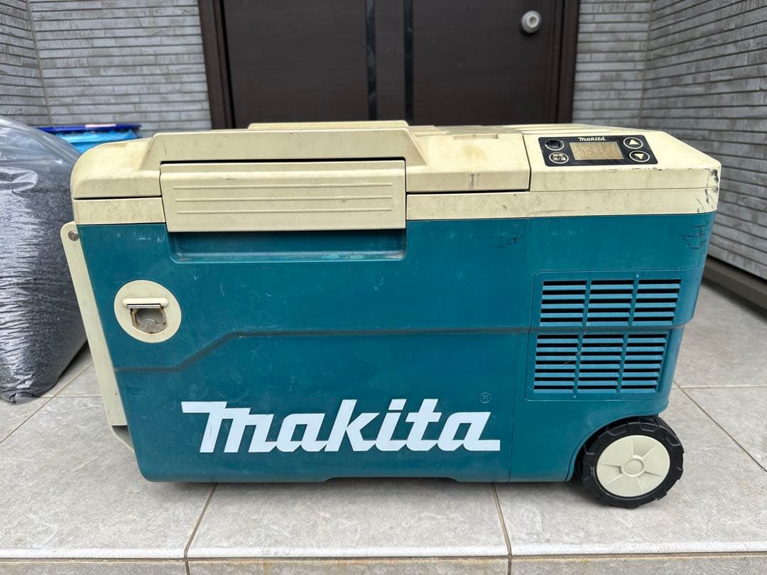 マキタ 充電式保冷温庫 CW180D ジャンク品