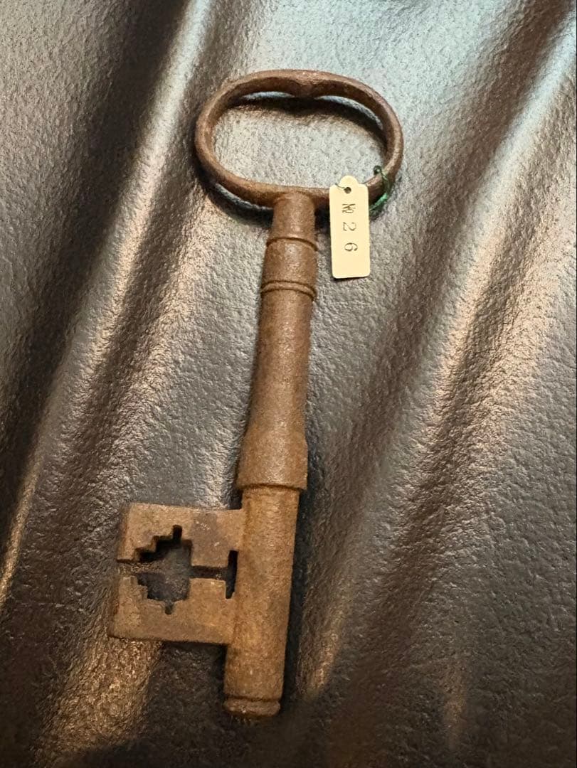 西洋骨董　アイアンキー