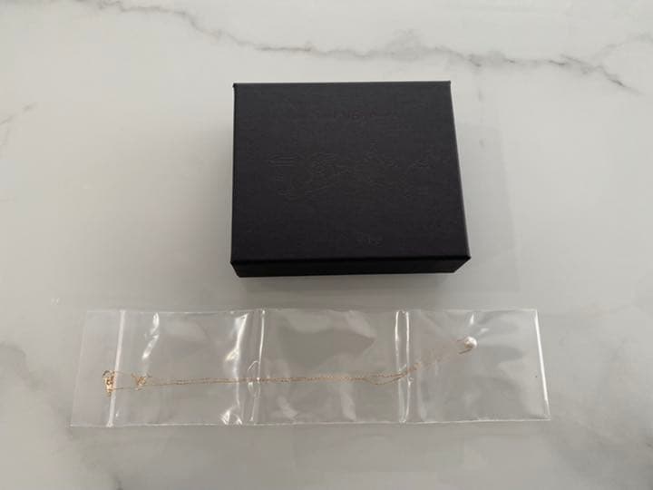 V6 Timeless Bijou ネックレスとオードパルファム香水のセット