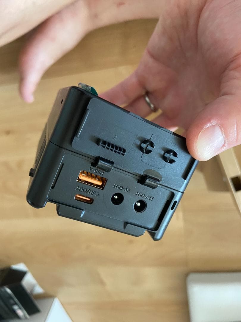 SmallRig V-mount バッテリー 99Wh / 6800mAh