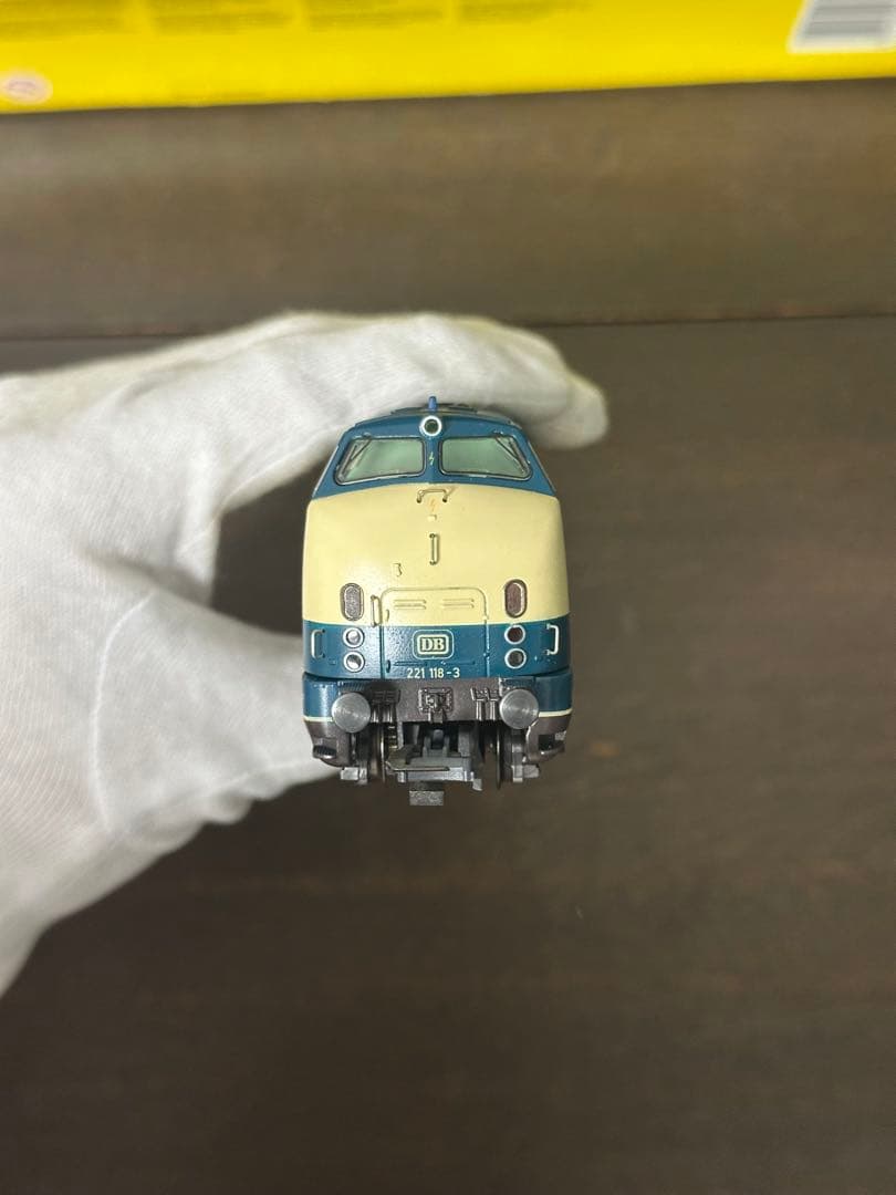 TRIX HOスケール BR221ディーゼル機関車 / DB 221 118-3