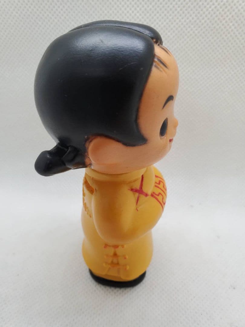 三桃食品　株式会社　ソフビ　桃ちゃん　貯金箱　　ノベルティ　企業物