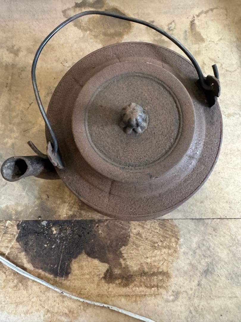 全部で伝統的な日本の鉄瓶セット