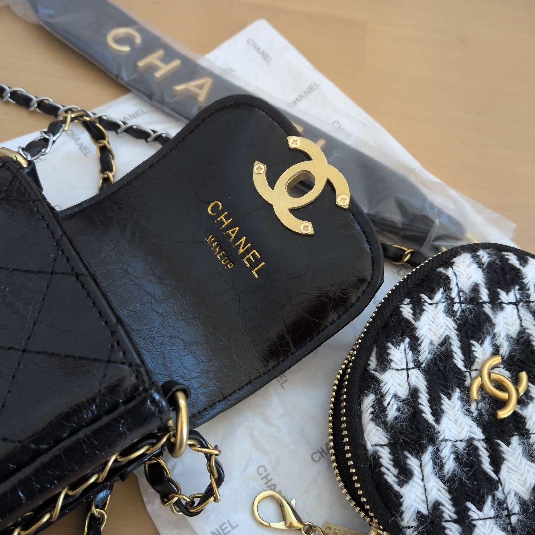 CHANEL ショルダーバッグ 　ポーチ付き