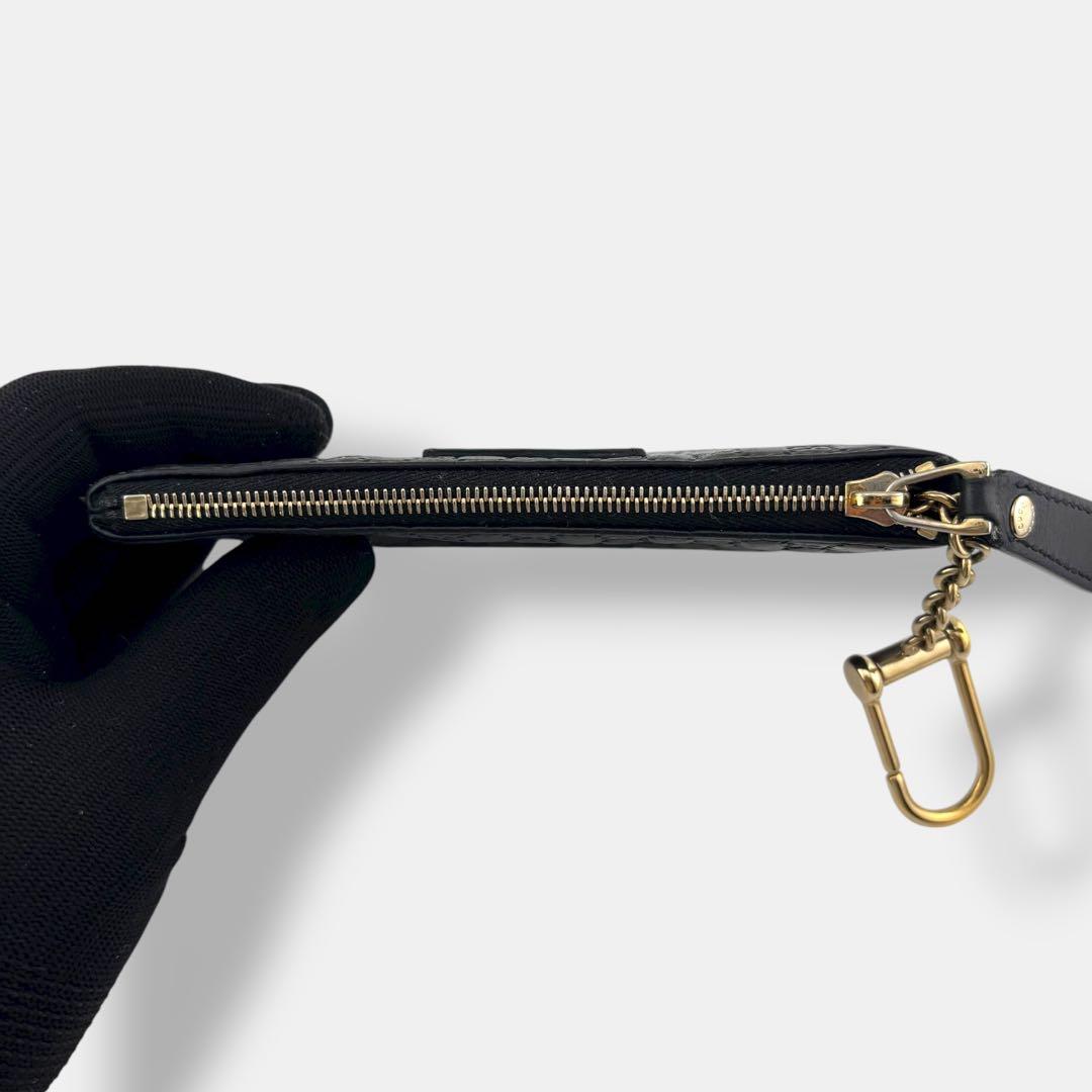 美品 グッチ　ケース マイクロシマ　ロゴプレート キーリング レザー 黒